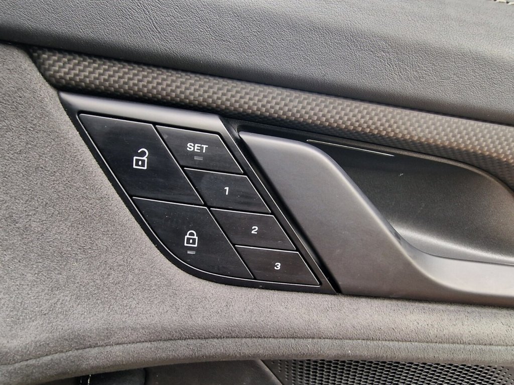 Used Porsche Taycan 2022 for sale - 76323652: Photo 31