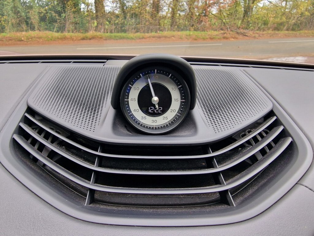 Used Porsche Taycan 2022 for sale - 76323652: Photo 46