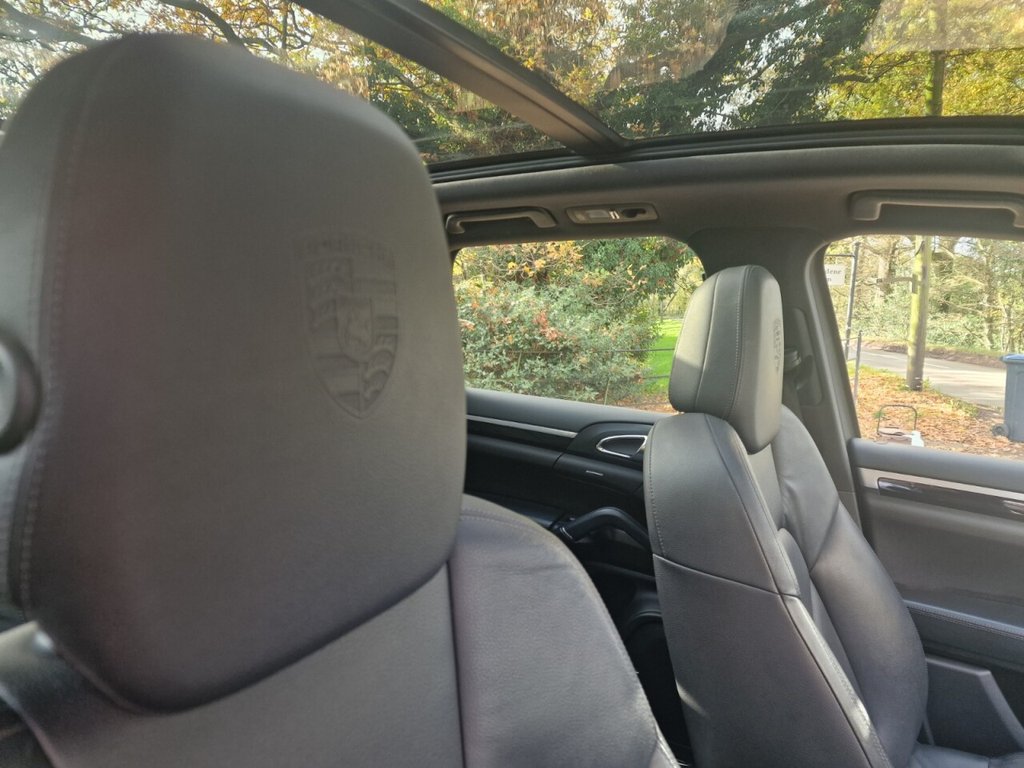 Used Porsche Cayenne 2012 for sale - 76559299: Photo 19