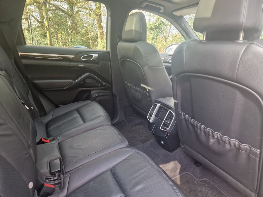 Used Porsche Cayenne 2012 for sale - 76559299: Photo 24