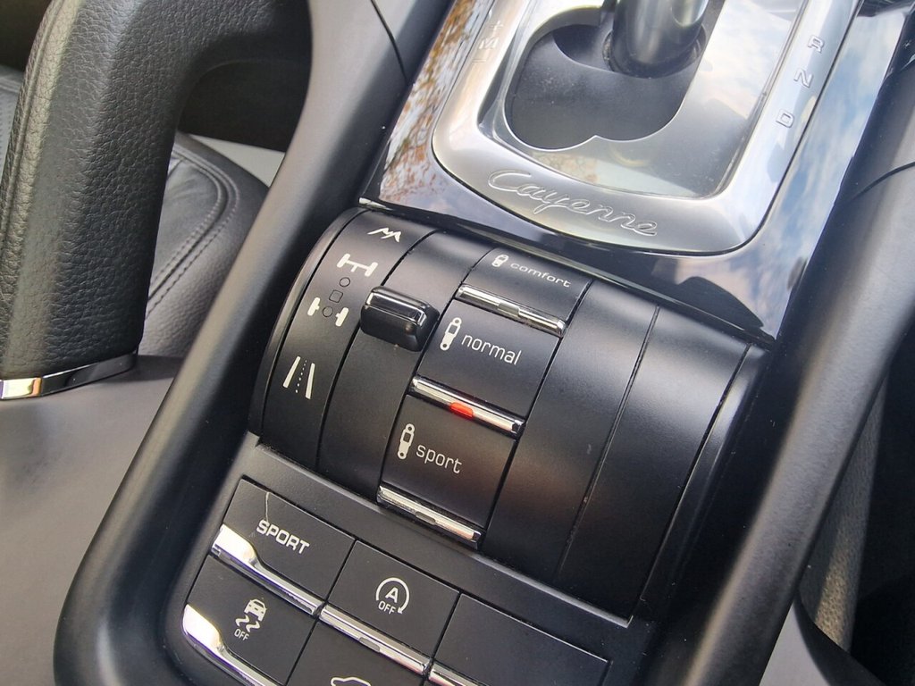 Used Porsche Cayenne 2012 for sale - 76559299: Photo 31