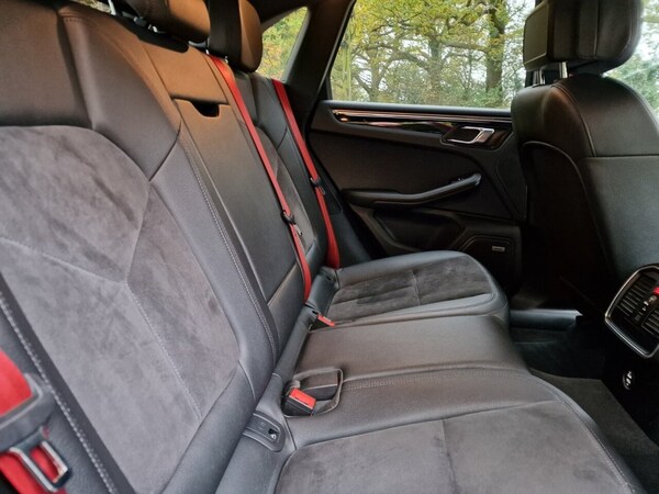 Used Porsche Macan 2020 for sale - 76323269: Photo 31