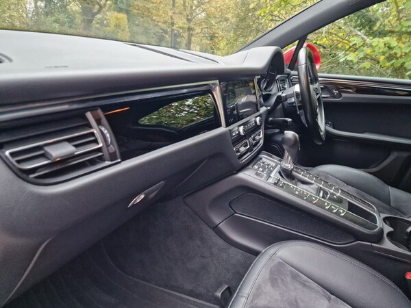 Used Porsche Macan 2020 for sale - 76323269: Photo 32