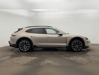 Used Porsche Taycan 2021 for sale - 76539652: Photo