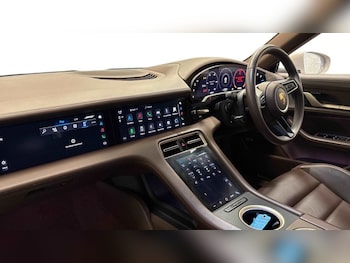 Used Porsche Taycan 2021 for sale - 76539652: Photo