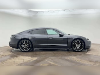 Used Porsche Taycan 2022 for sale - 76447075: Photo