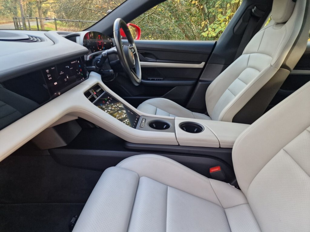 Used Porsche Taycan 2021 for sale - 76593482: Photo 32