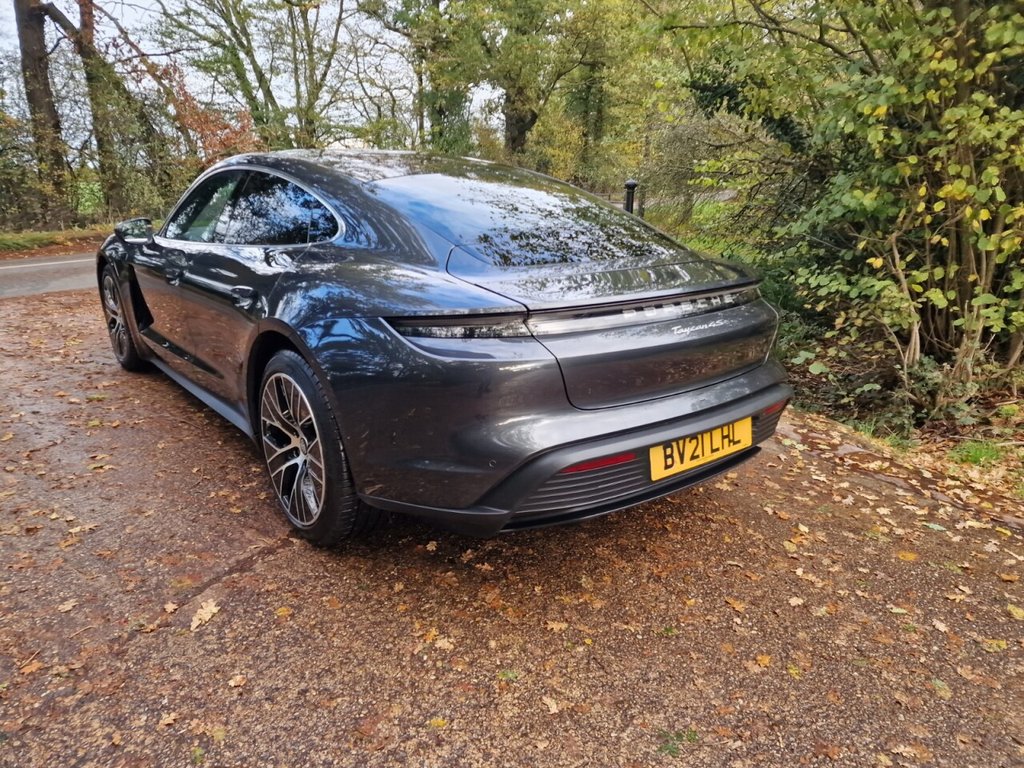 Used Porsche Taycan 2021 for sale - 76323291: Photo 11