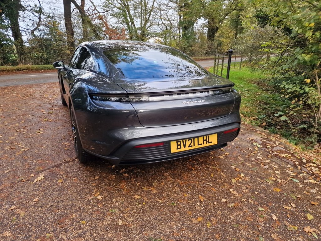 Used Porsche Taycan 2021 for sale - 76323291: Photo 12