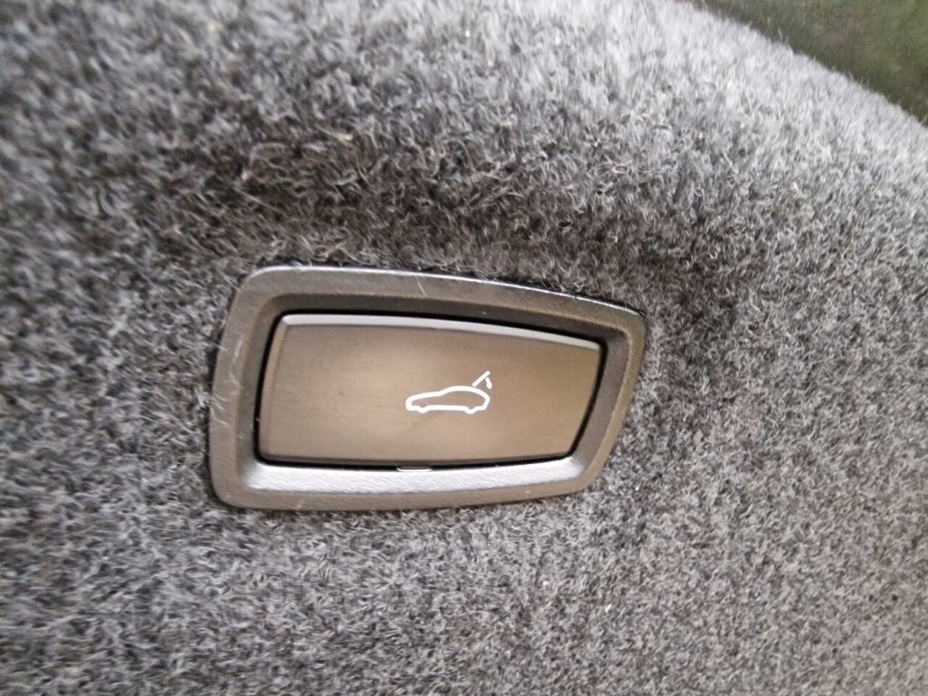 Used Porsche Taycan 2021 for sale - 76323291: Photo 37