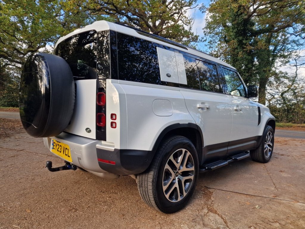 Used Land Rover Defender 2023 for sale - 76367855: Photo 16