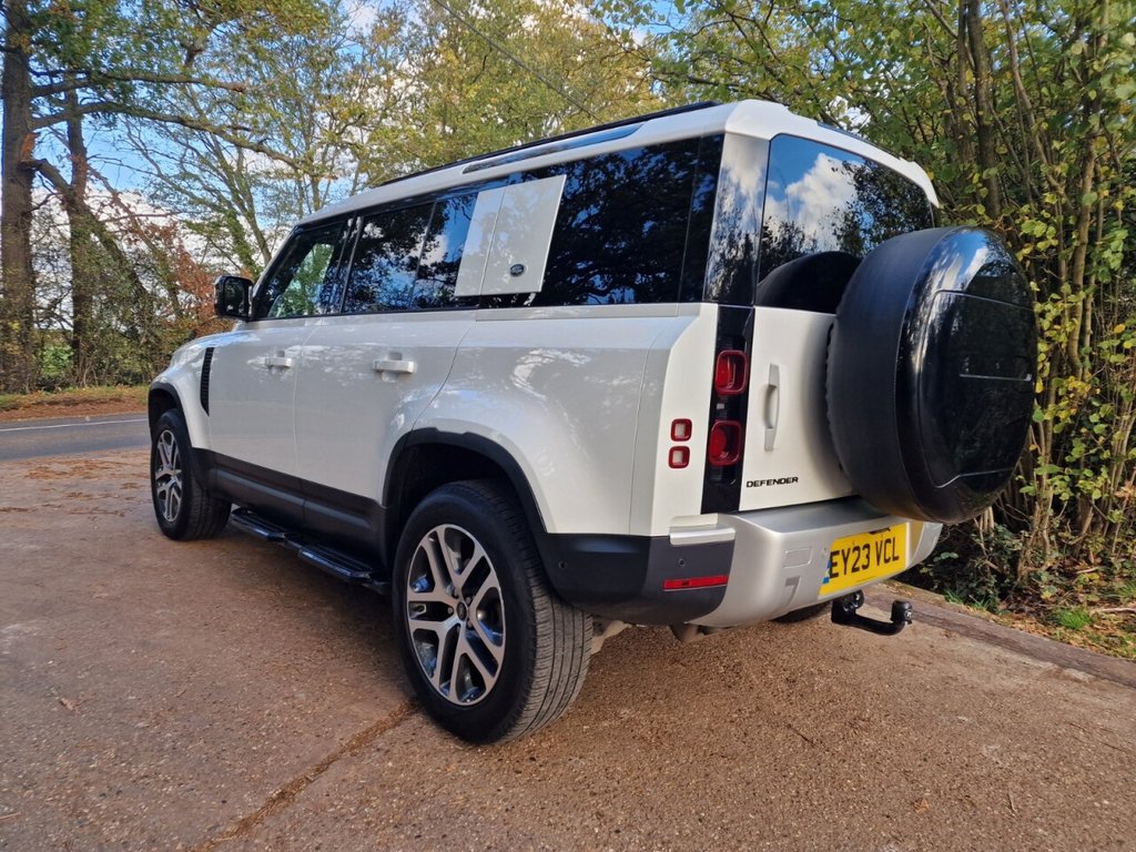 Used Land Rover Defender 2023 for sale - 76367855: Photo 17