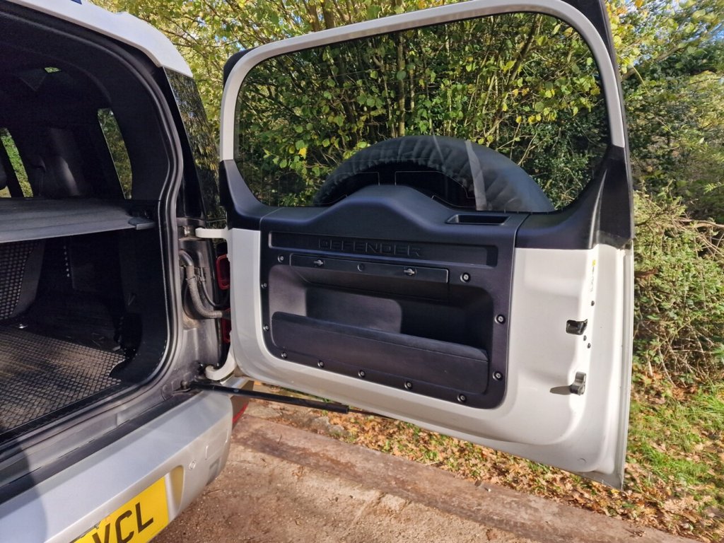 Used Land Rover Defender 2023 for sale - 76367855: Photo 32