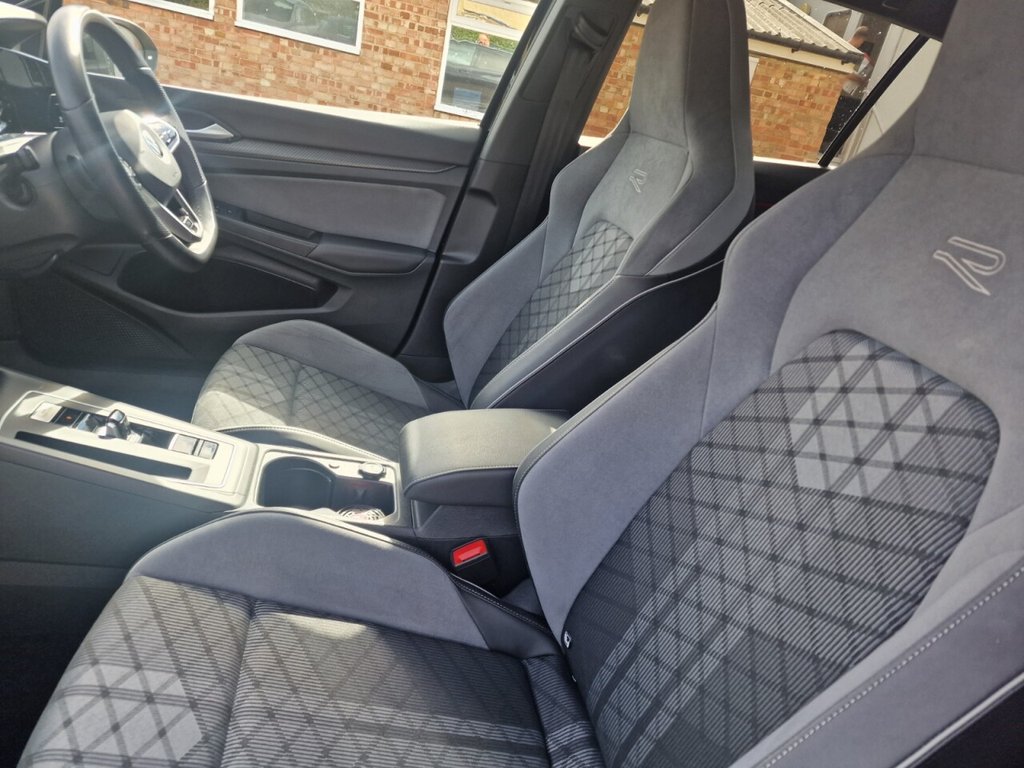 Used Volkswagen Golf 2021 for sale - 76322902: Photo 28