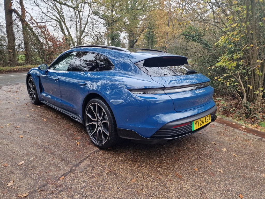 Used Porsche Taycan 2024 for sale - 76547112: Photo 10