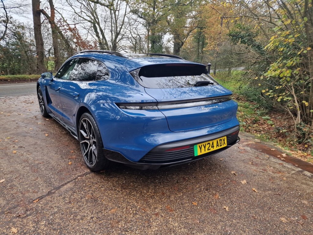 Used Porsche Taycan 2024 for sale - 76547112: Photo 11