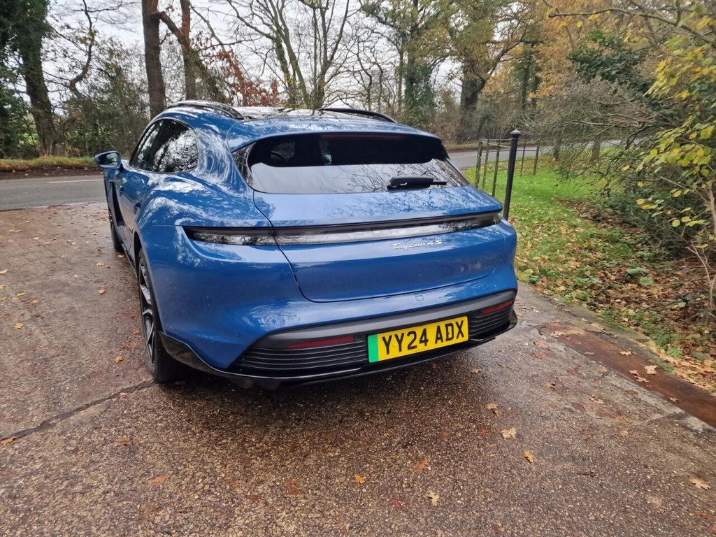 Used Porsche Taycan 2024 for sale - 76547112: Photo 12