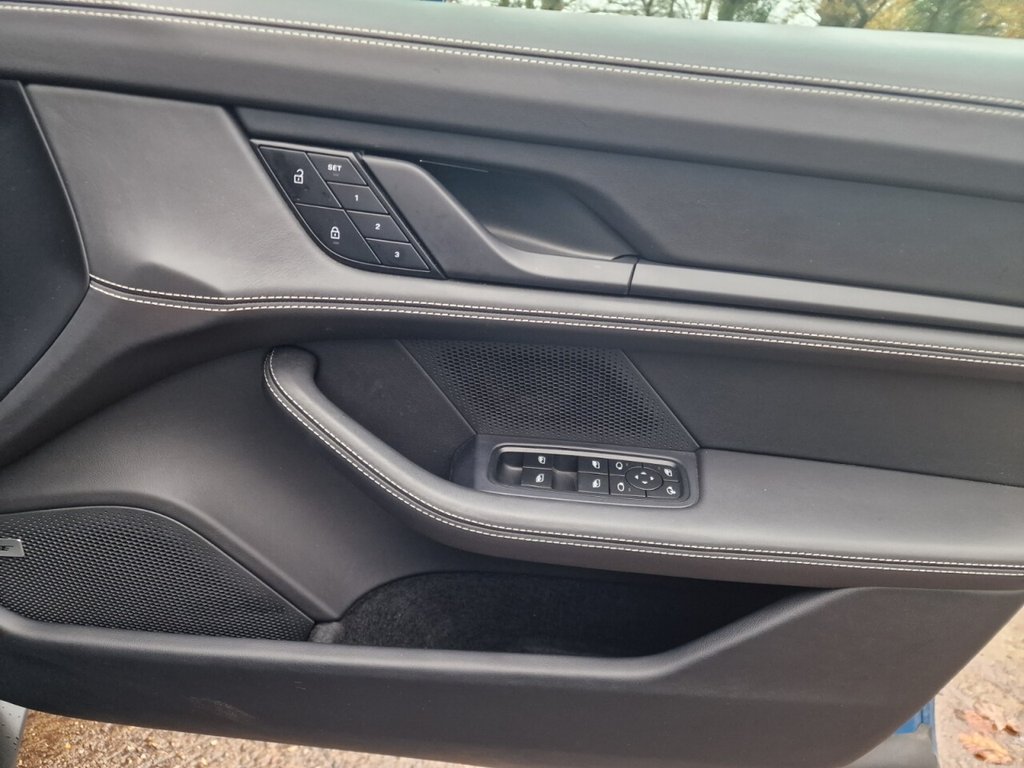 Used Porsche Taycan 2024 for sale - 76547112: Photo 28