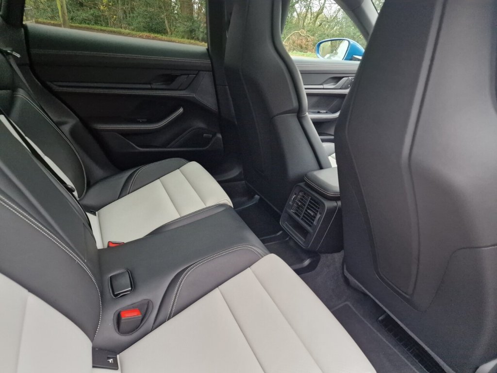 Used Porsche Taycan 2024 for sale - 76547112: Photo 29