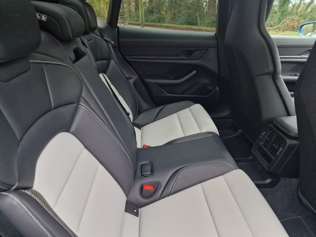 Used Porsche Taycan 2024 for sale - 76547112: Photo 30