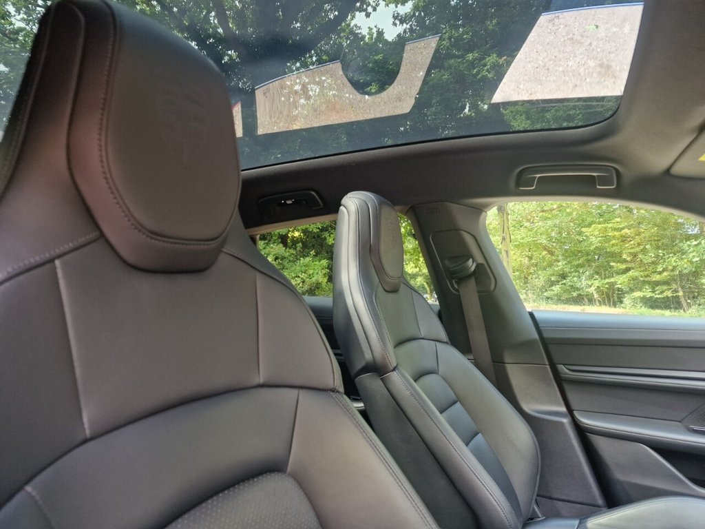 Used Porsche Taycan 2022 for sale - 76323104: Photo 25