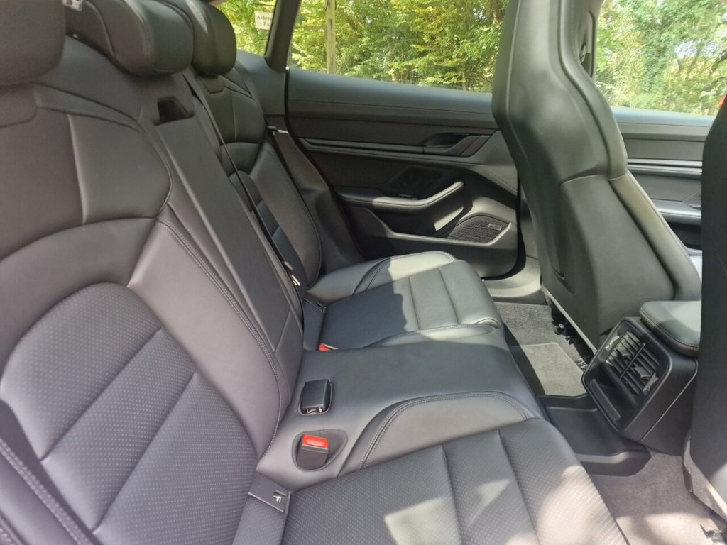 Used Porsche Taycan 2022 for sale - 76323104: Photo 33