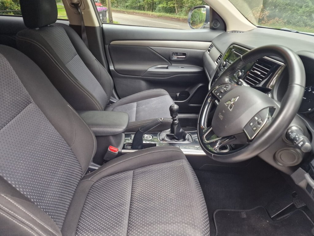 Used Mitsubishi Outlander 2017 for sale - 76323176: Photo 23