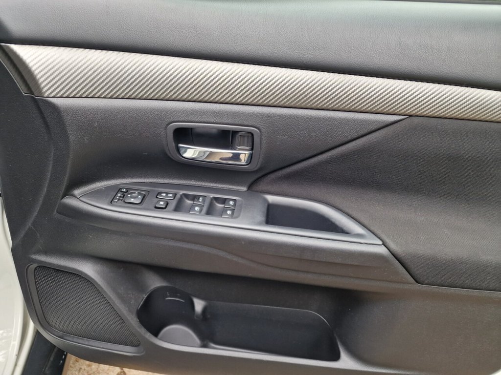 Used Mitsubishi Outlander 2017 for sale - 76323176: Photo 25