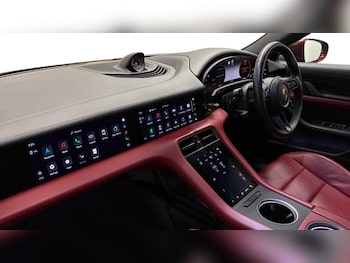 Used Porsche Taycan 2022 for sale - 76459317: Photo