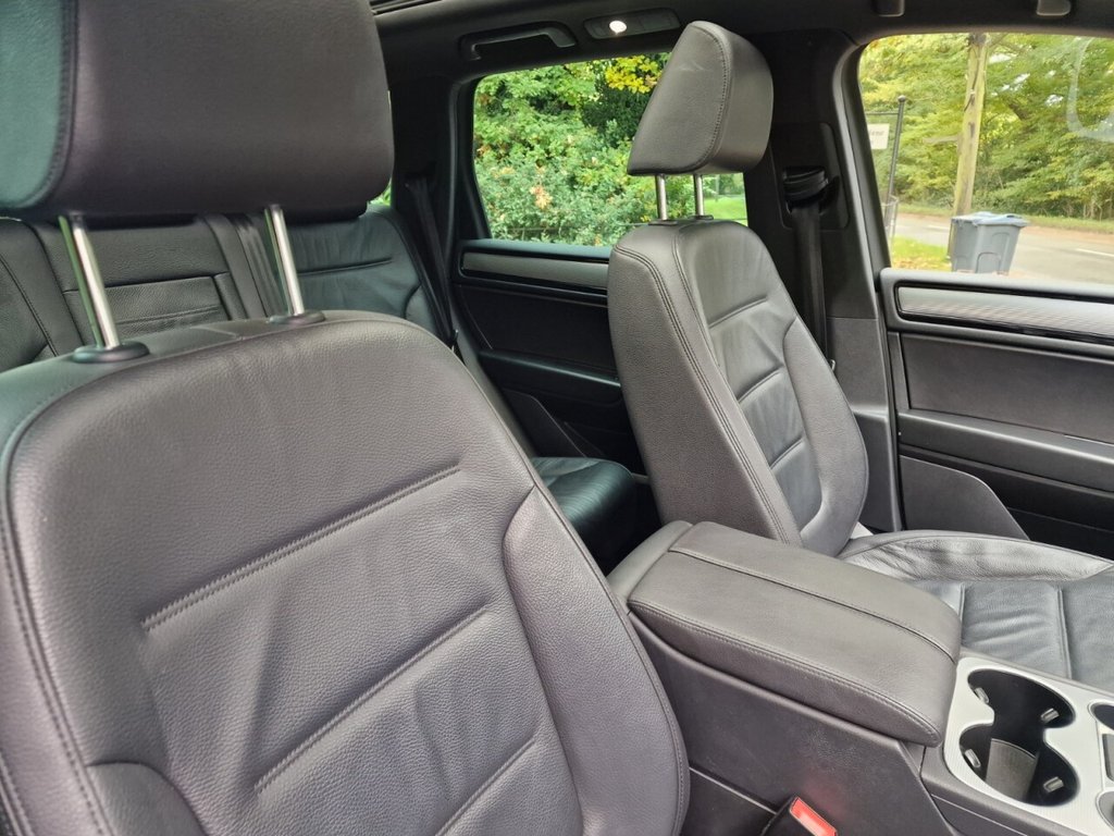 Used Volkswagen Touareg 2017 for sale - 76323168: Photo 25