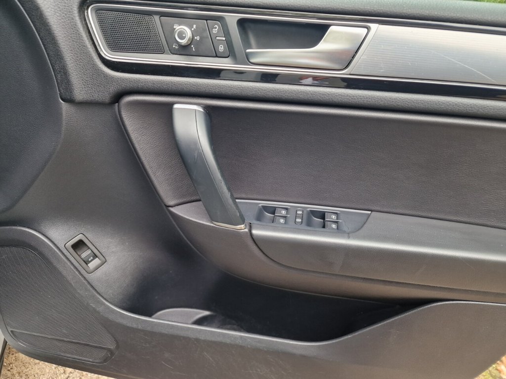 Used Volkswagen Touareg 2017 for sale - 76323168: Photo 30