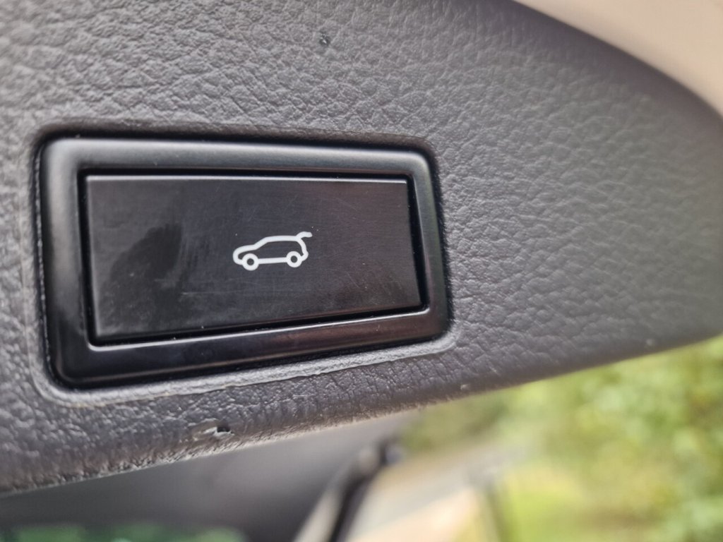 Used Volkswagen Touareg 2017 for sale - 76323168: Photo 34