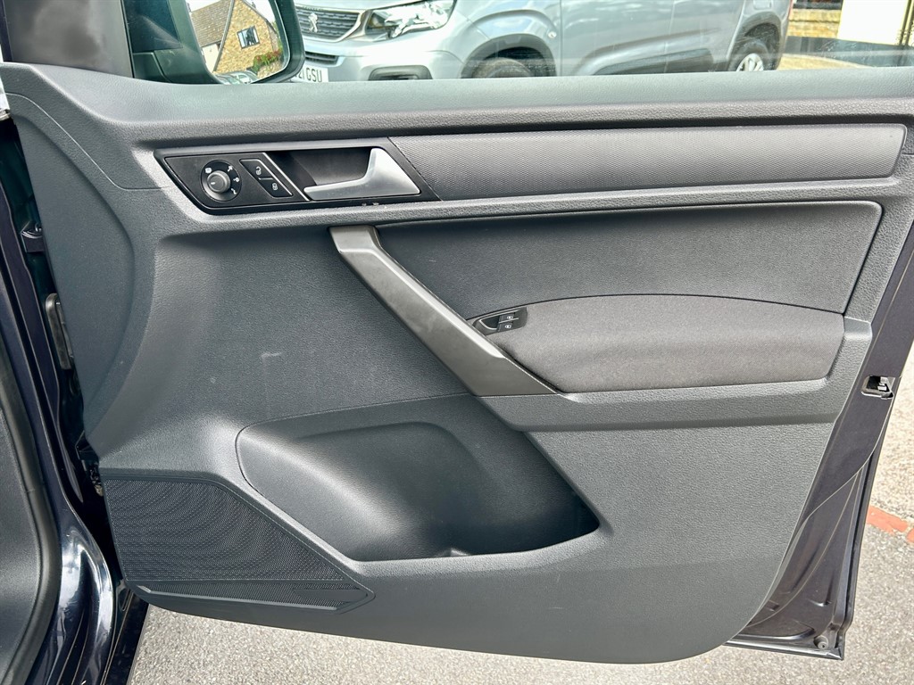 Used Volkswagen Caddy Maxi Life 2018 for sale - 77691230: Photo 23