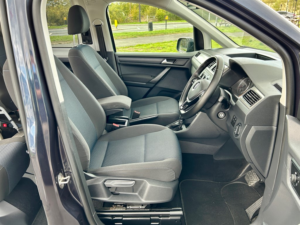 Used Volkswagen Caddy Maxi Life 2018 for sale - 77691230: Photo 25