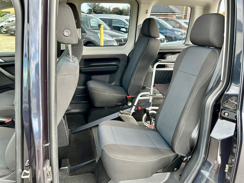 Used Volkswagen Caddy Maxi Life 2018 for sale - 77691230: Photo 4