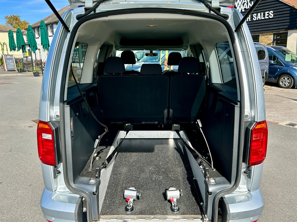 Used Volkswagen Caddy Maxi Life 2020 for sale - 77691214: Photo 6