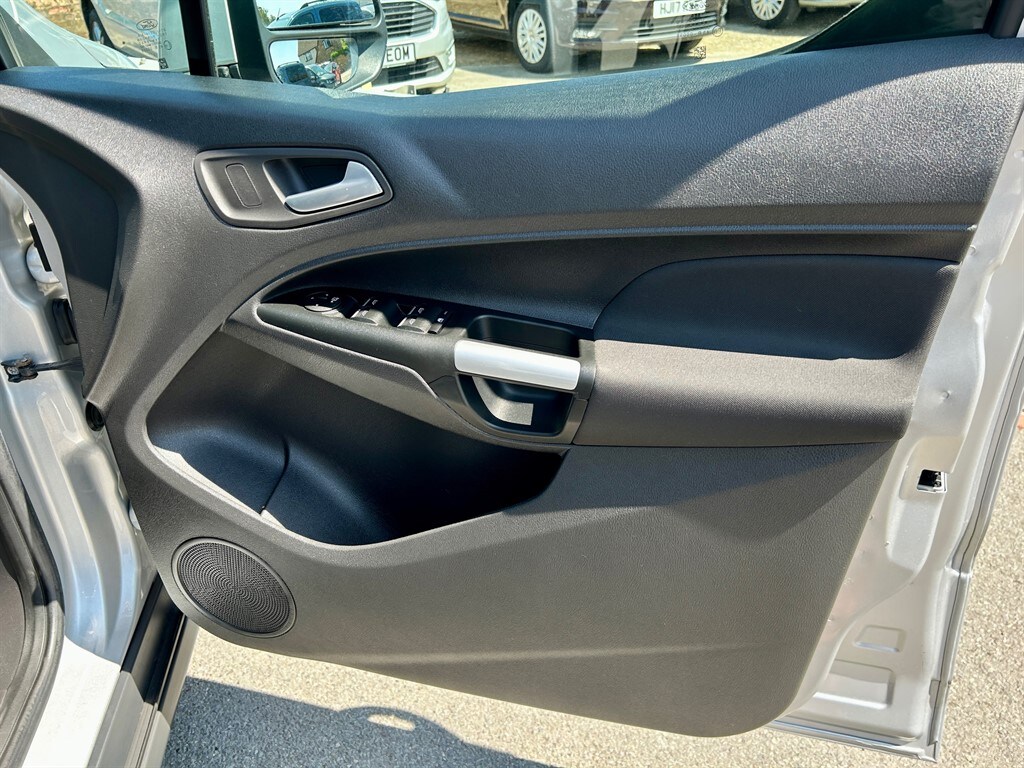 Used Ford Tourneo Connect 2018 for sale - 77691212: Photo 31