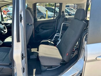 Used Ford Tourneo Connect 2018 for sale - 77691212: Photo