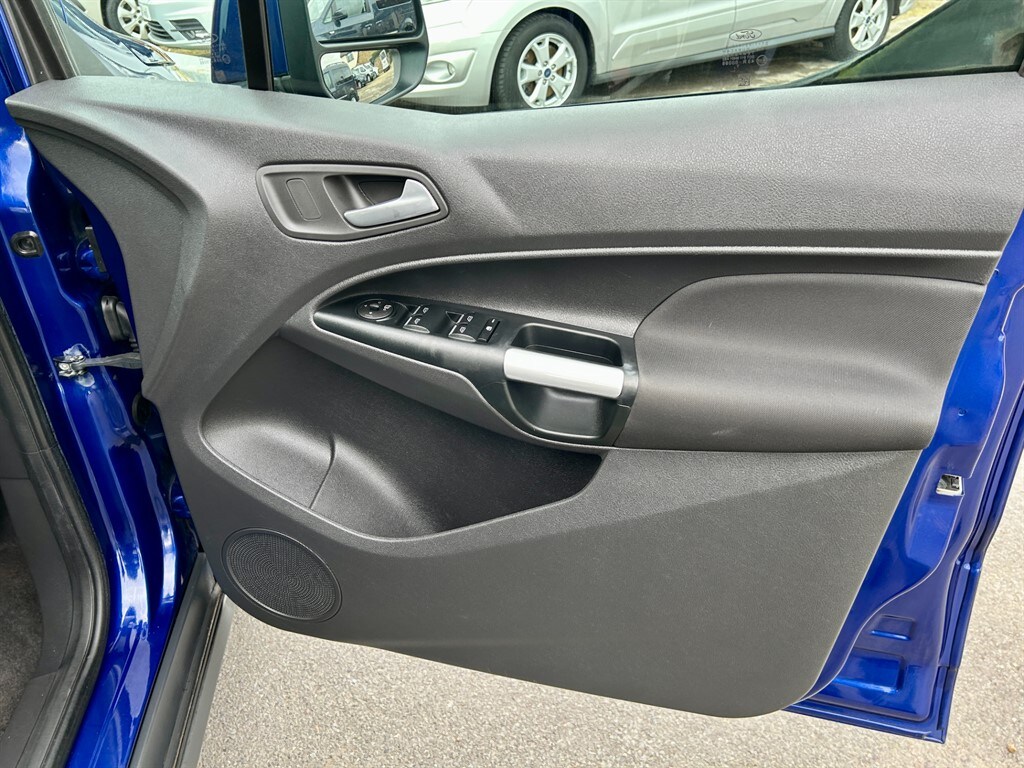 Used Ford Tourneo Custom 2018 for sale - 77691170: Photo 27