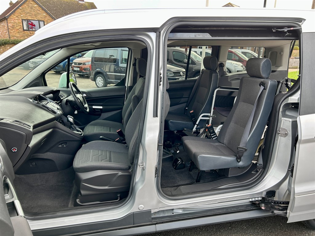Used Ford Grand Tourneo Connect 2018 for sale - 77691210: Photo 22