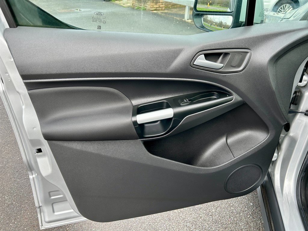 Used Ford Grand Tourneo Connect 2018 for sale - 77691210: Photo 24