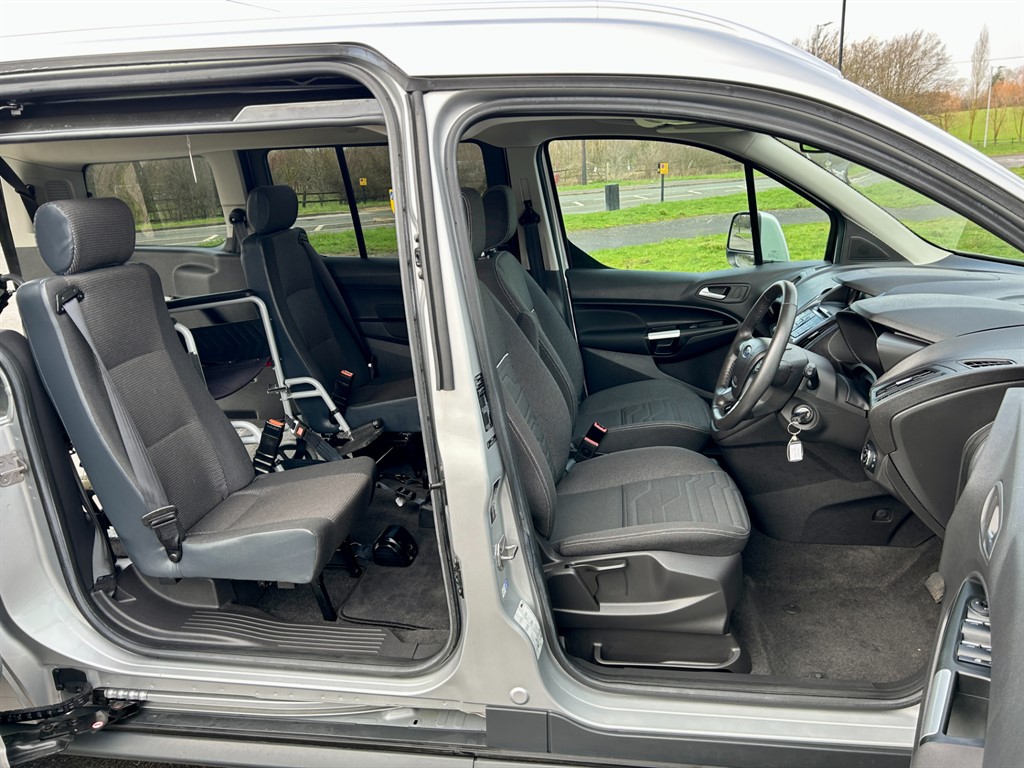 Used Ford Grand Tourneo Connect 2018 for sale - 77691210: Photo 28