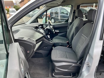 Used Ford Grand Tourneo Connect 2018 for sale - 77691210: Photo