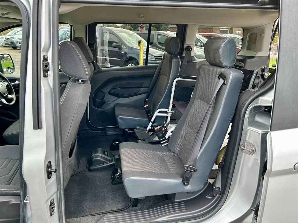 Used Ford Grand Tourneo Connect 2018 for sale - 77691210: Photo 5