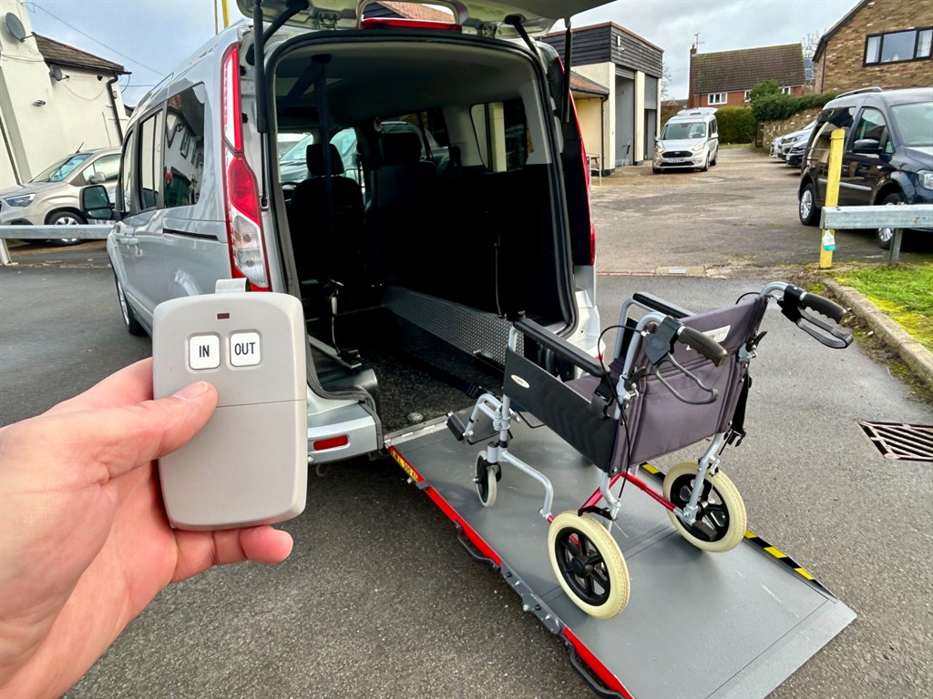 Used Ford Grand Tourneo Connect 2018 for sale - 77691210: Photo 8