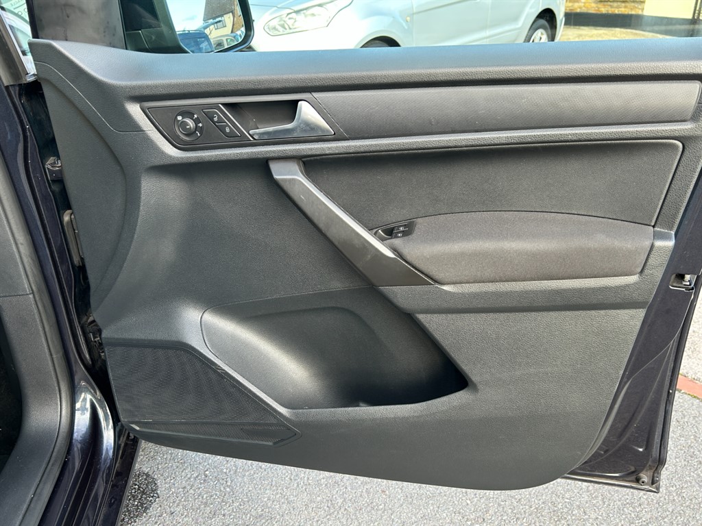 Used Volkswagen Caddy Maxi Life 2019 for sale - 77691219: Photo 22