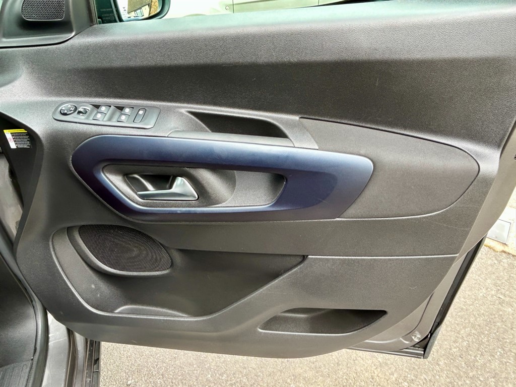 Used Peugeot Rifter 2021 for sale - 78089102: Photo 31