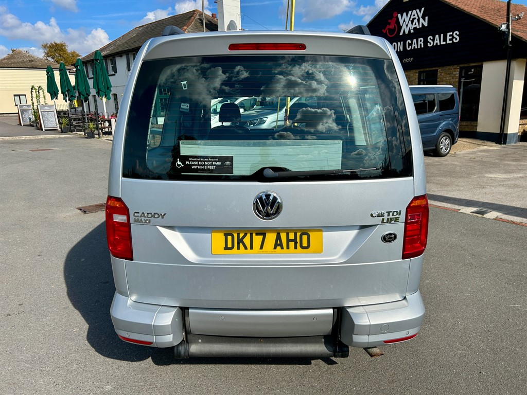 Used Volkswagen Caddy Maxi Life 2017 for sale - 77691168: Photo 9