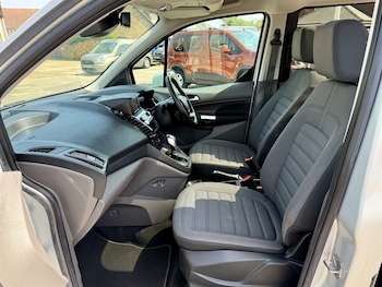 Used Ford Tourneo Connect 2021 for sale - 78682107: Photo