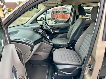 Used Ford Grand Tourneo Connect 2019 for sale - 78682090: Photo